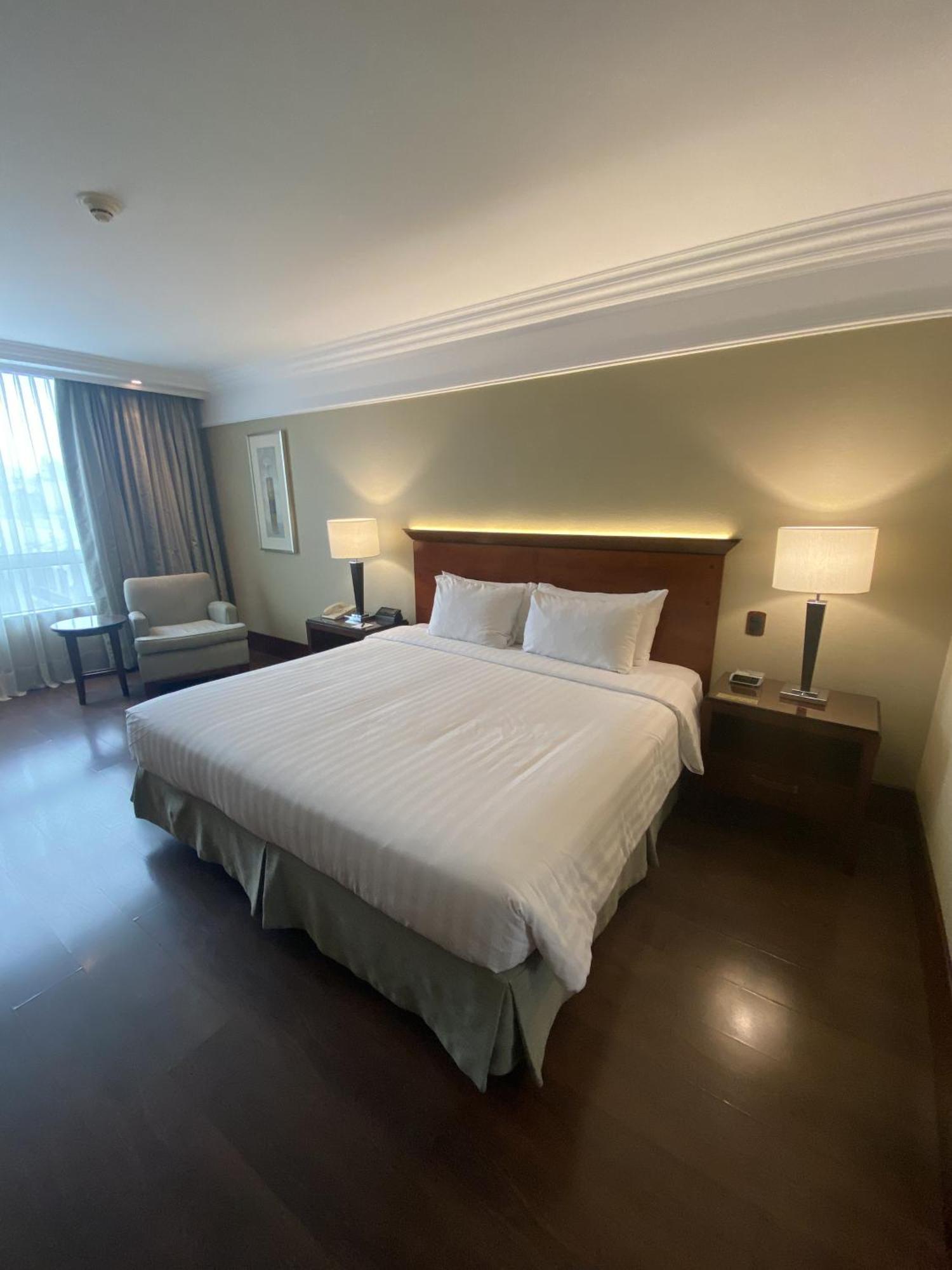 Regal Pacific Puerto Madero Otel Buenos Aires Dış mekan fotoğraf A room at the hotel